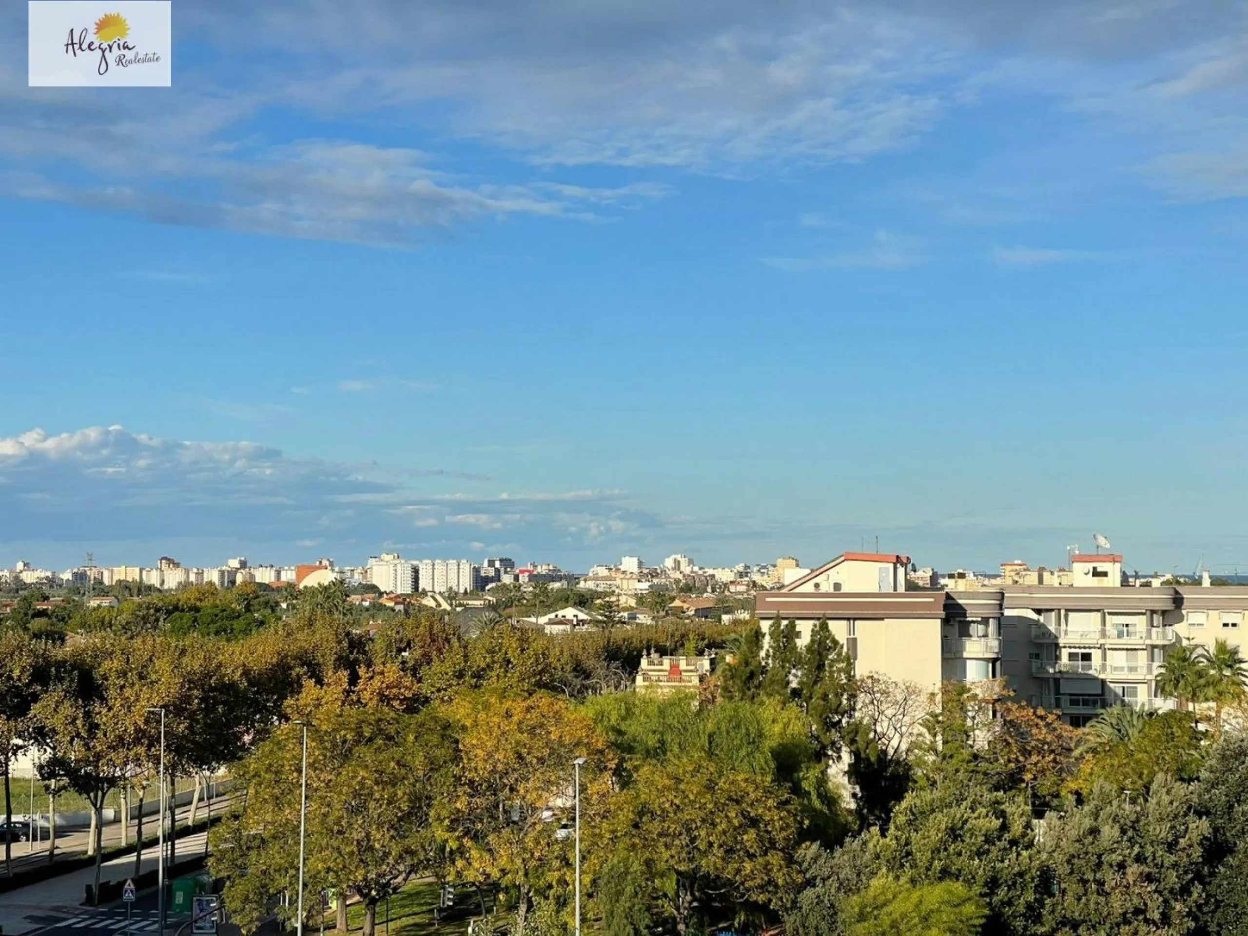 Building for sale with project to rehabilitate in Gandia