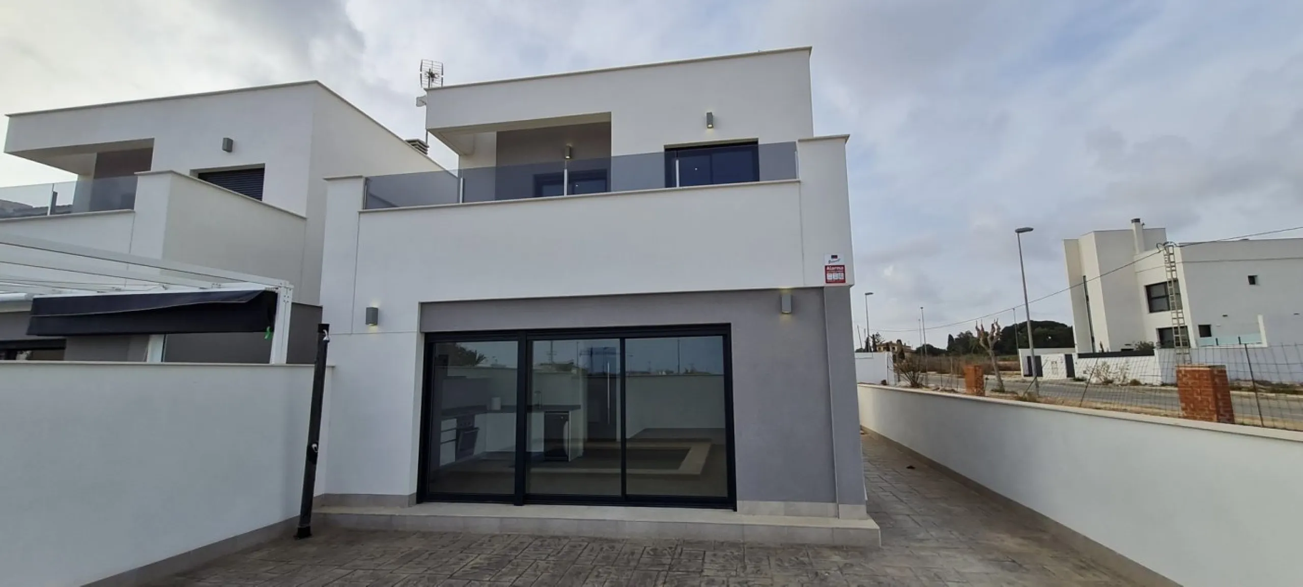 NEW BUILD VILLAS IN ORIHUELA COSTA