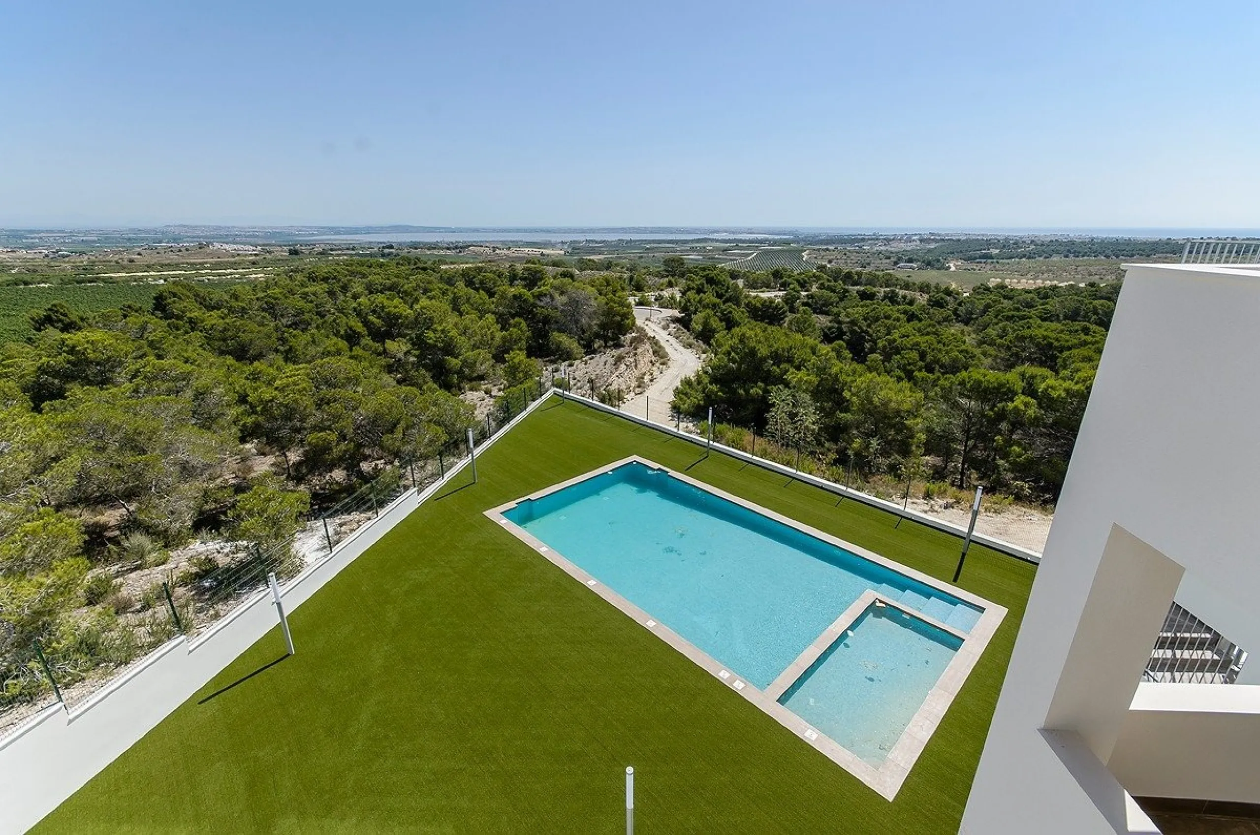 BUNGALOWS DE NUEVA CONSTRUCCIÓN EN SAN MIGUEL DE SALINAS