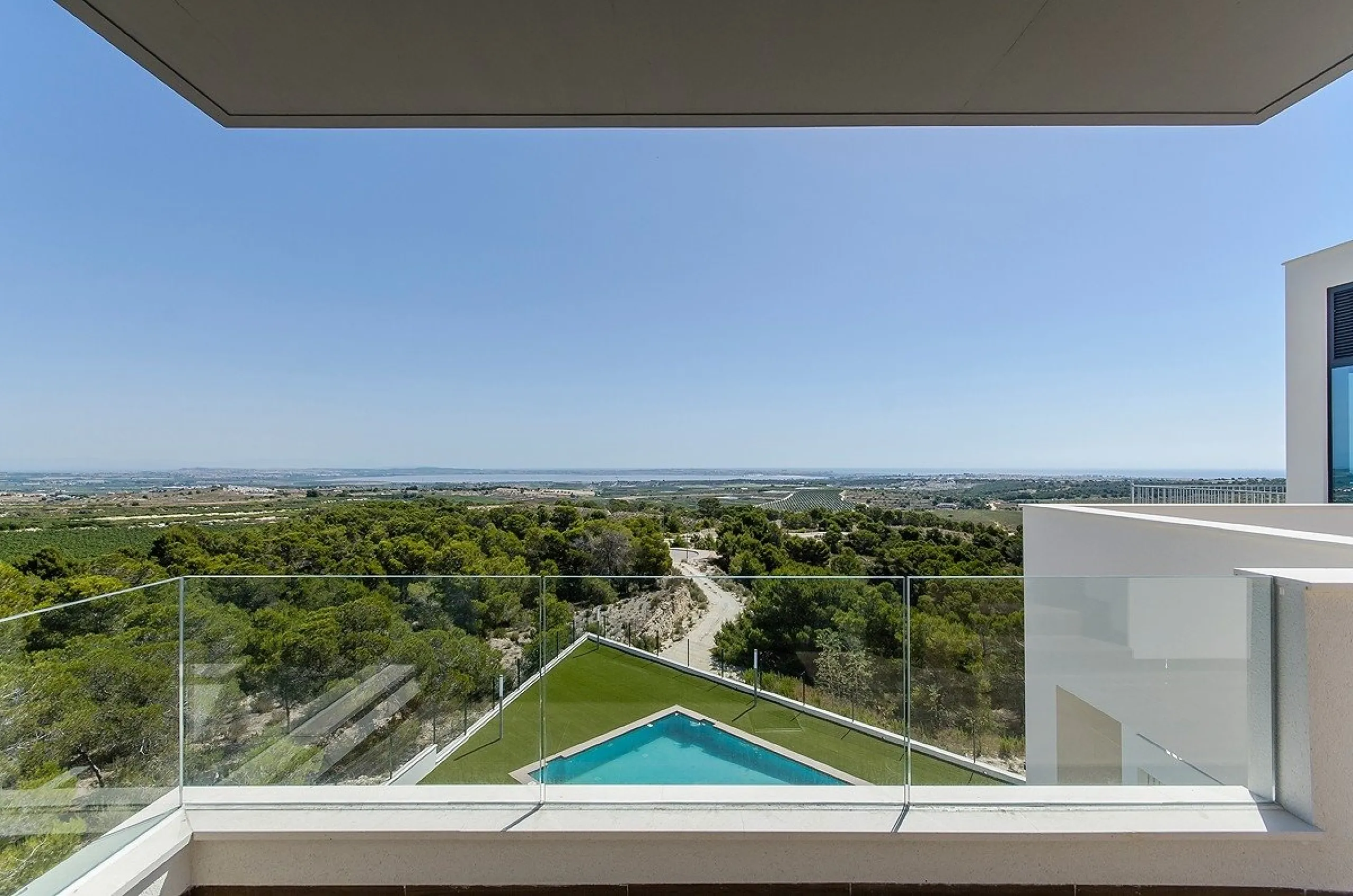 BUNGALOWS DE NUEVA CONSTRUCCIÓN EN SAN MIGUEL DE SALINAS