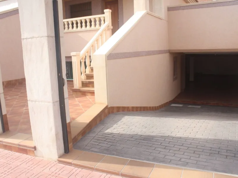 BEAUTIFUL TOWNHOUSE IN LOS ALTOS, TORREVIEJA