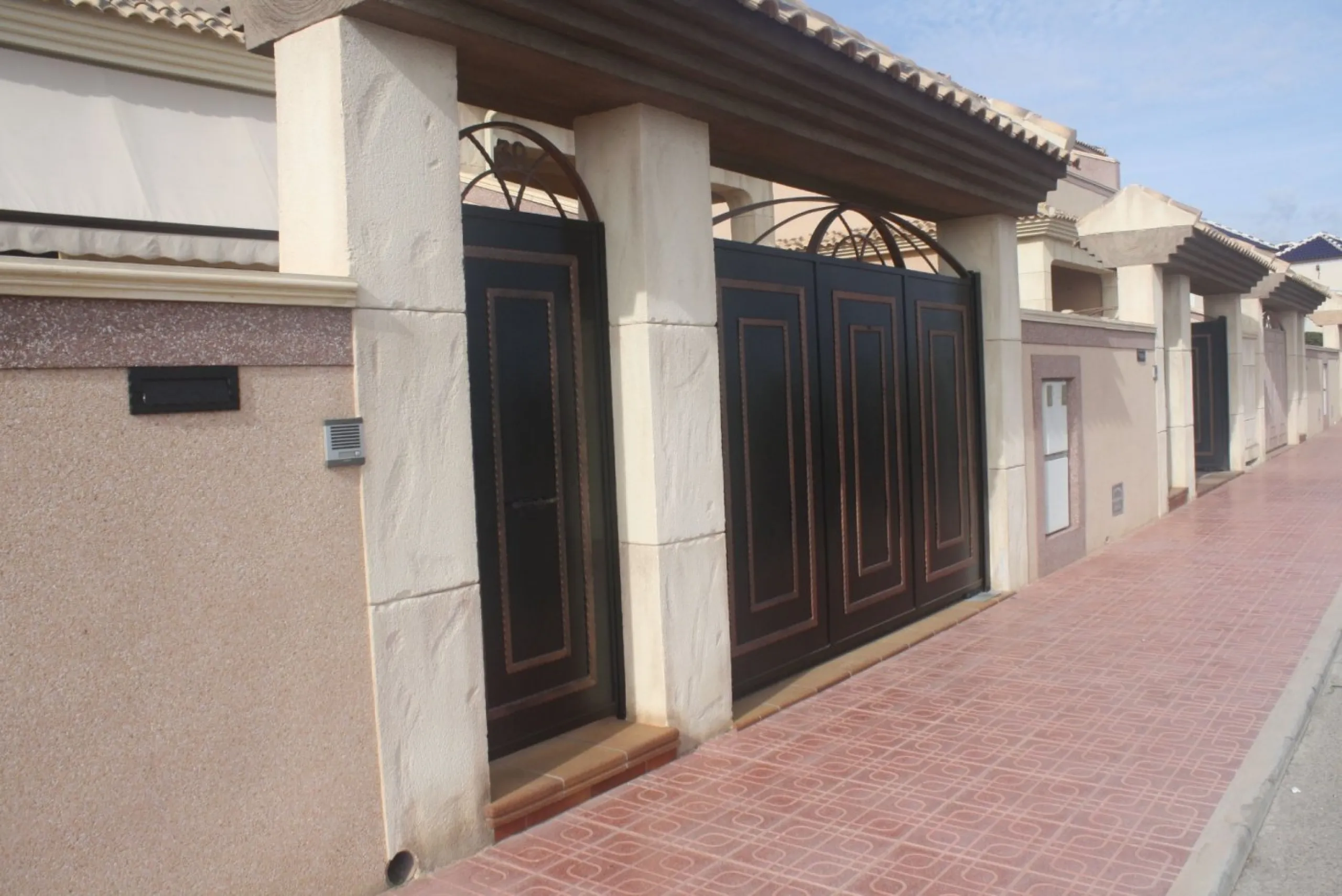 BEAUTIFUL TOWNHOUSE IN LOS ALTOS, TORREVIEJA