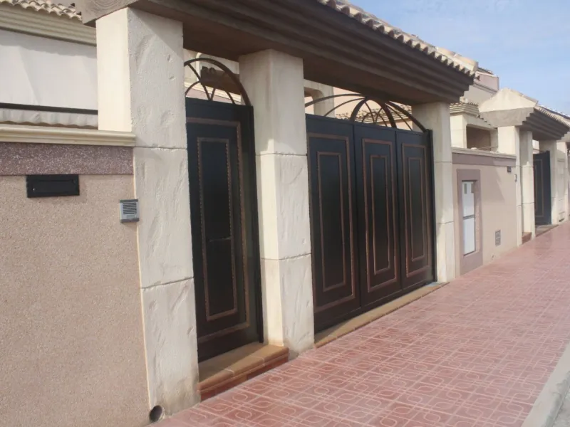 BEAUTIFUL TOWNHOUSE IN LOS ALTOS, TORREVIEJA