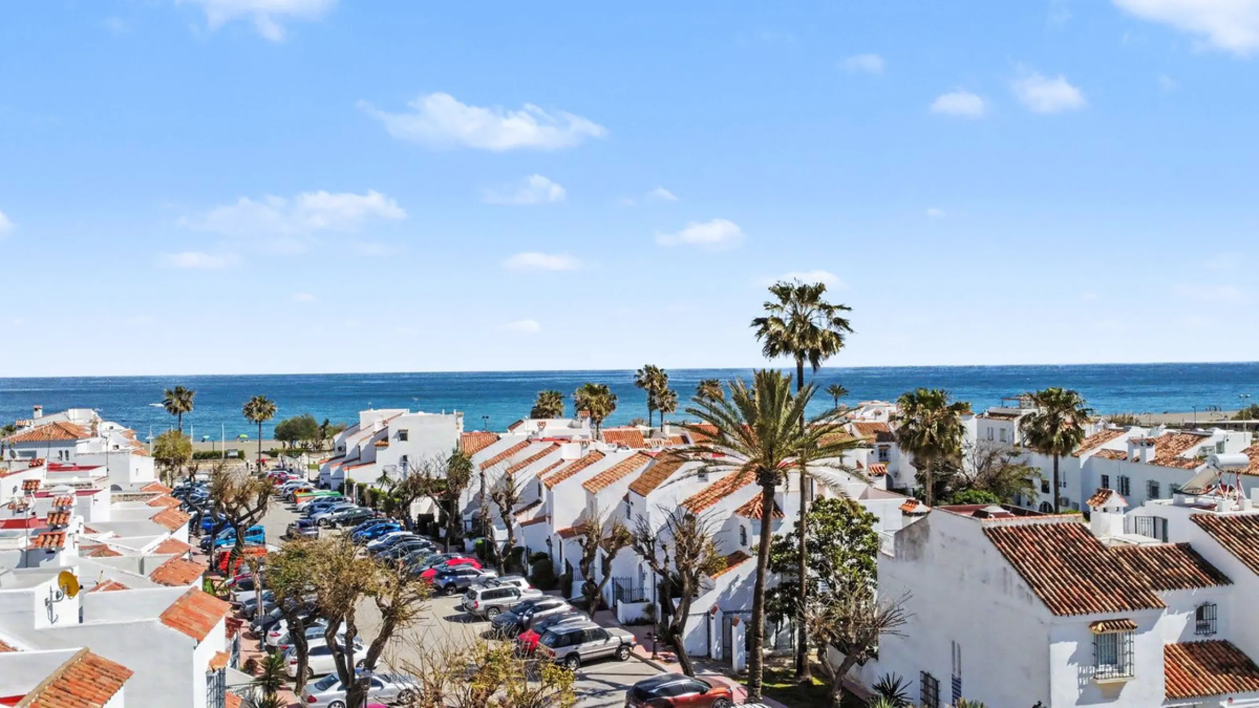 Strandnahes Reihenhaus in Casares Costa | Tourismuslizenz inklusive