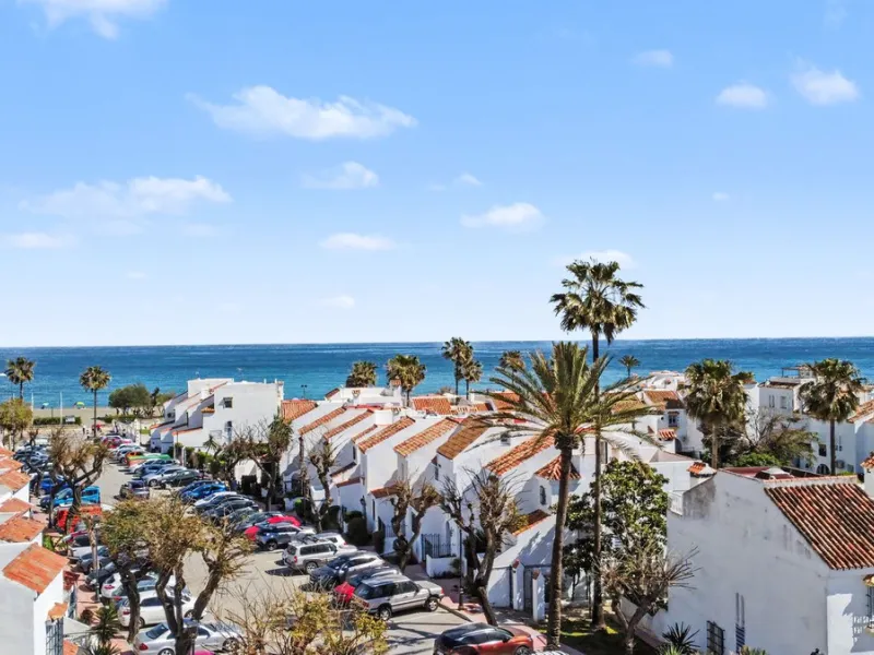 Strandnahes Reihenhaus in Casares Costa | Tourismuslizenz inklusive