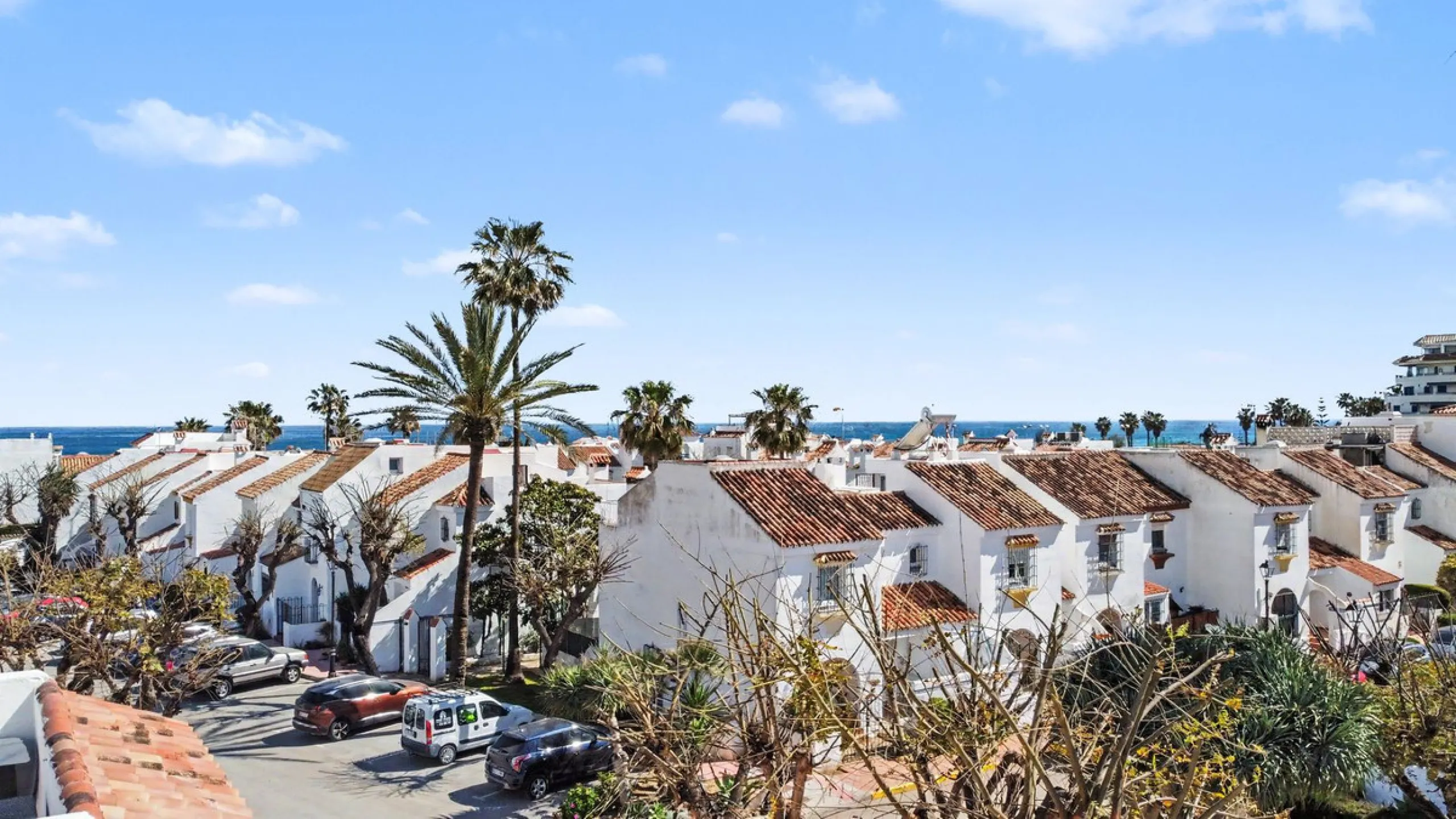 Strandnahes Reihenhaus in Casares Costa | Tourismuslizenz inklusive