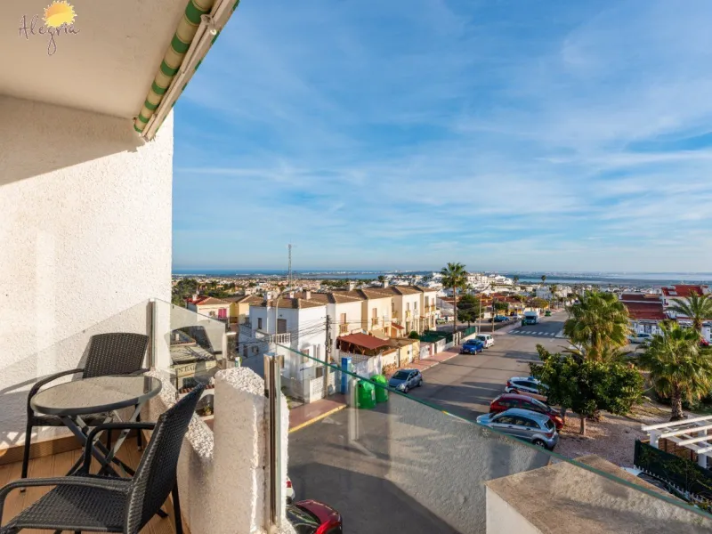 Ático único de 170m2 con vistas panorámicas en Ciudad Quesada!
