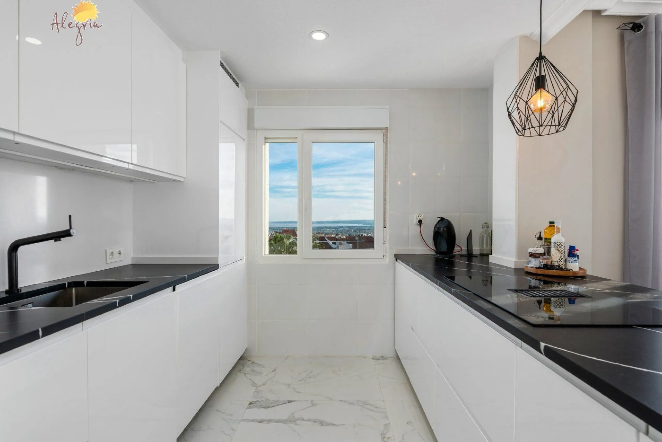 Ático único de 170m2 con vistas panorámicas en Ciudad Quesada!