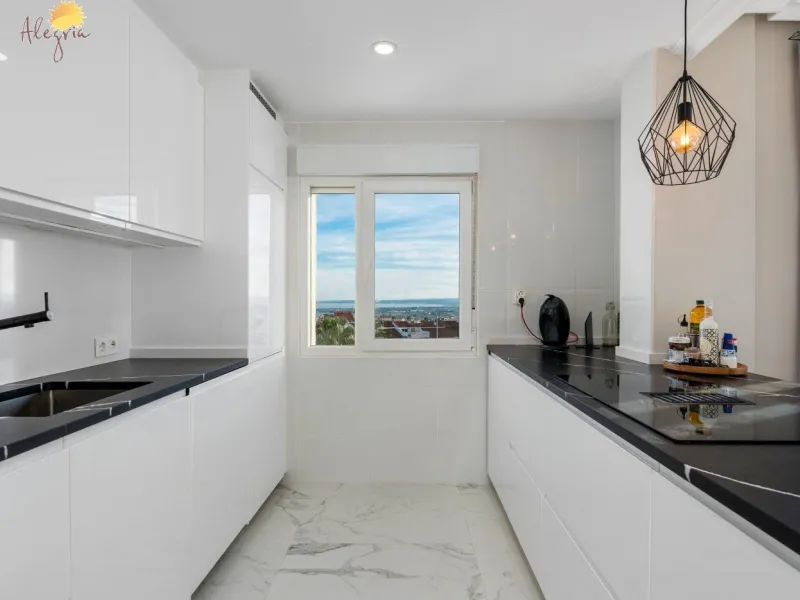 Ático único de 170m2 con vistas panorámicas en Ciudad Quesada!