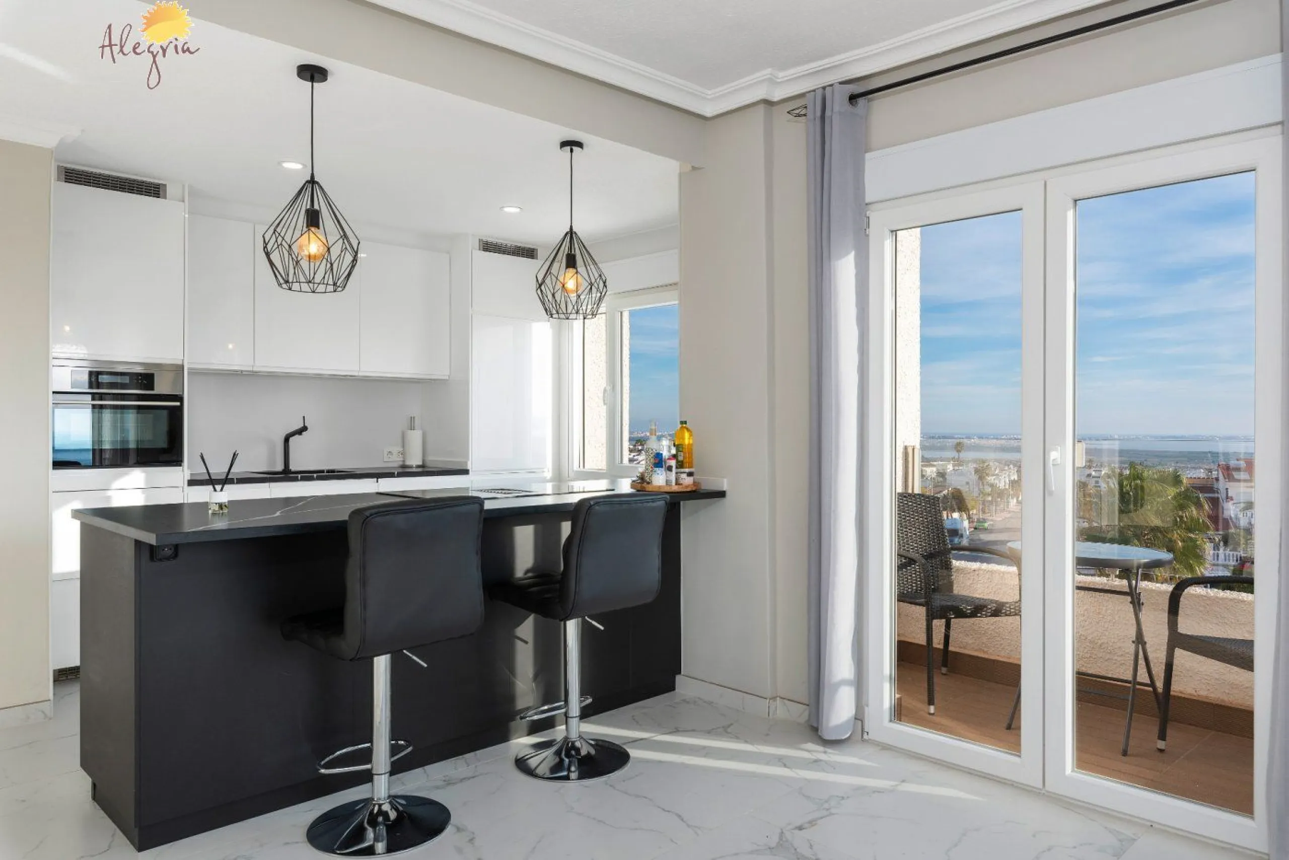 Ático único de 170m2 con vistas panorámicas en Ciudad Quesada!