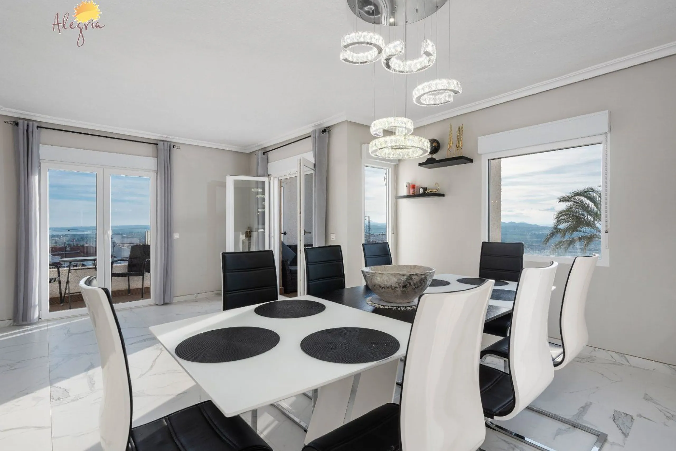 Ático único de 170m2 con vistas panorámicas en Ciudad Quesada!