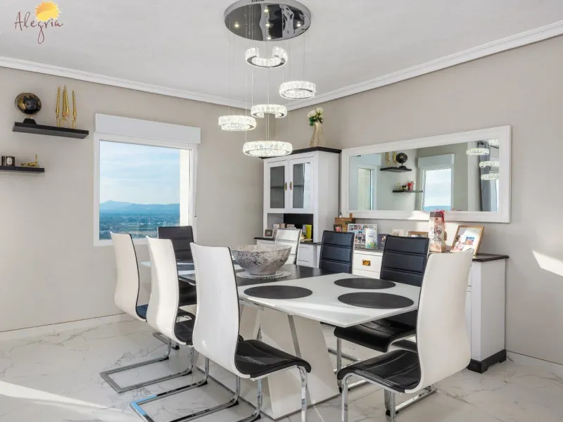 Ático único de 170m2 con vistas panorámicas en Ciudad Quesada!