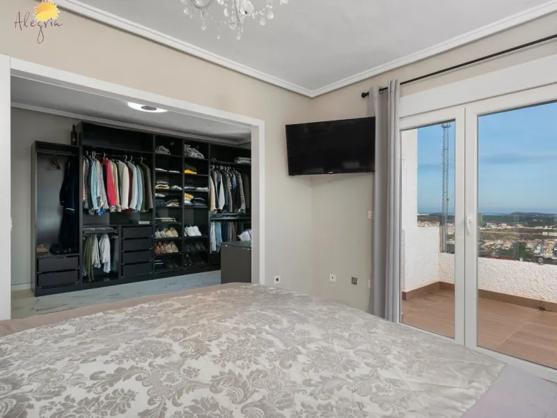 Ático único de 170m2 con vistas panorámicas en Ciudad Quesada!