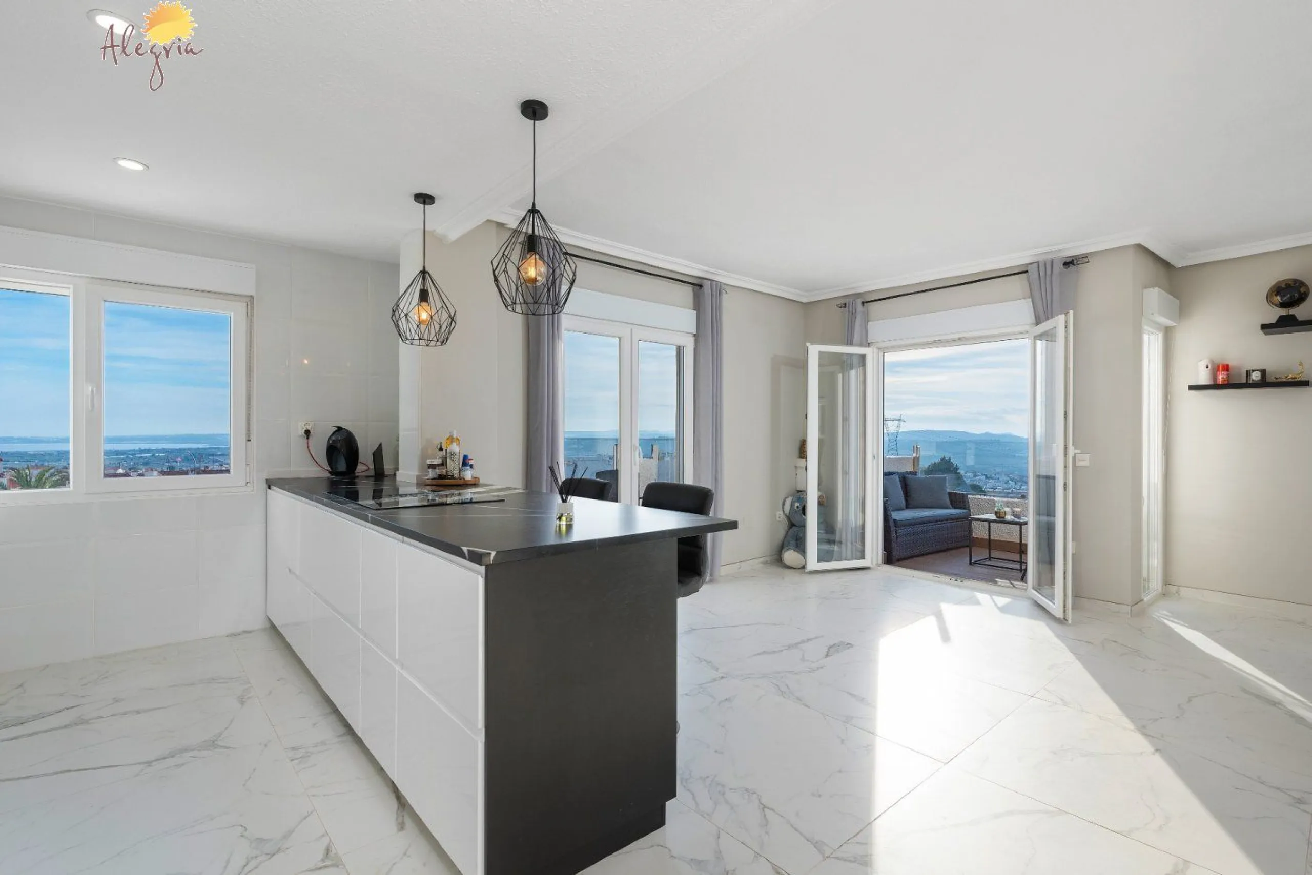 Ático único de 170m2 con vistas panorámicas en Ciudad Quesada!