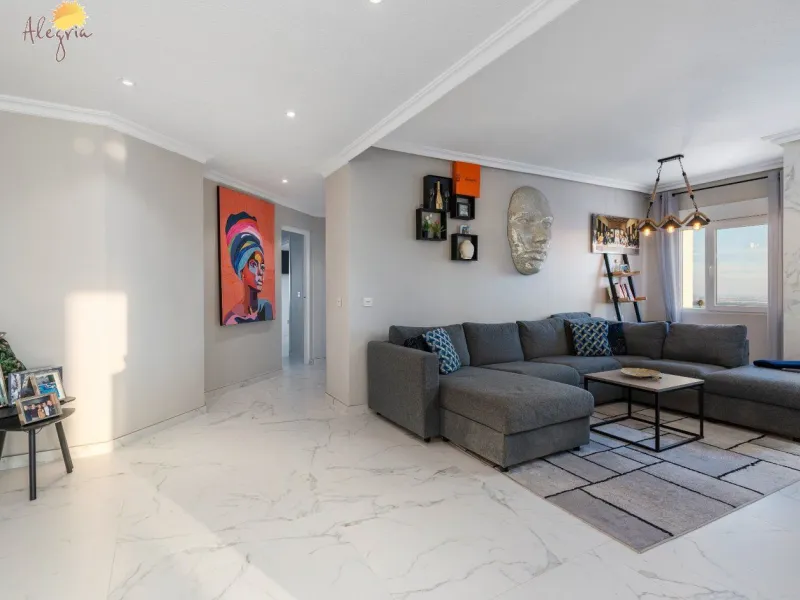 Ático único de 170m2 con vistas panorámicas en Ciudad Quesada!