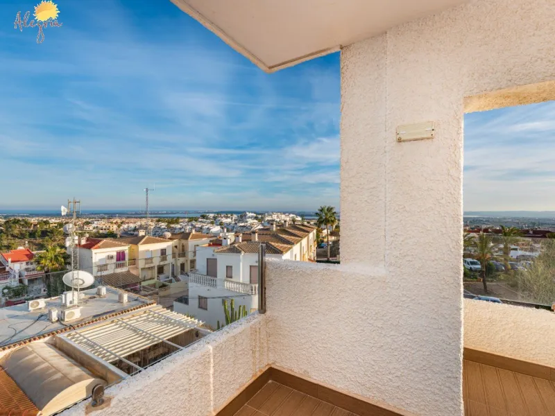Ático único de 170m2 con vistas panorámicas en Ciudad Quesada!