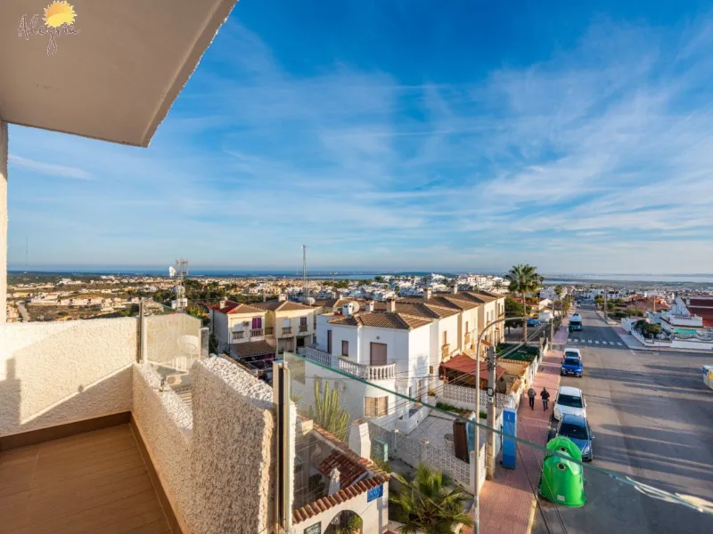 Ático único de 170m2 con vistas panorámicas en Ciudad Quesada!