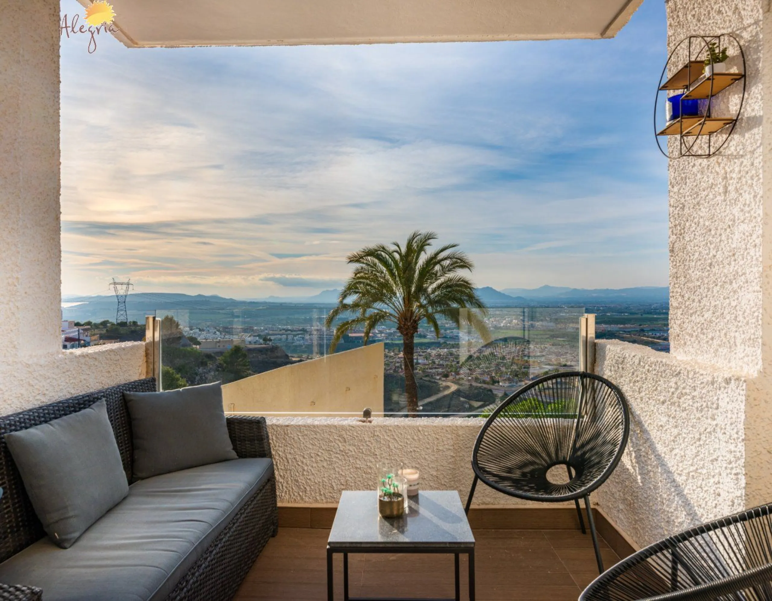 Ático único de 170m2 con vistas panorámicas en Ciudad Quesada!