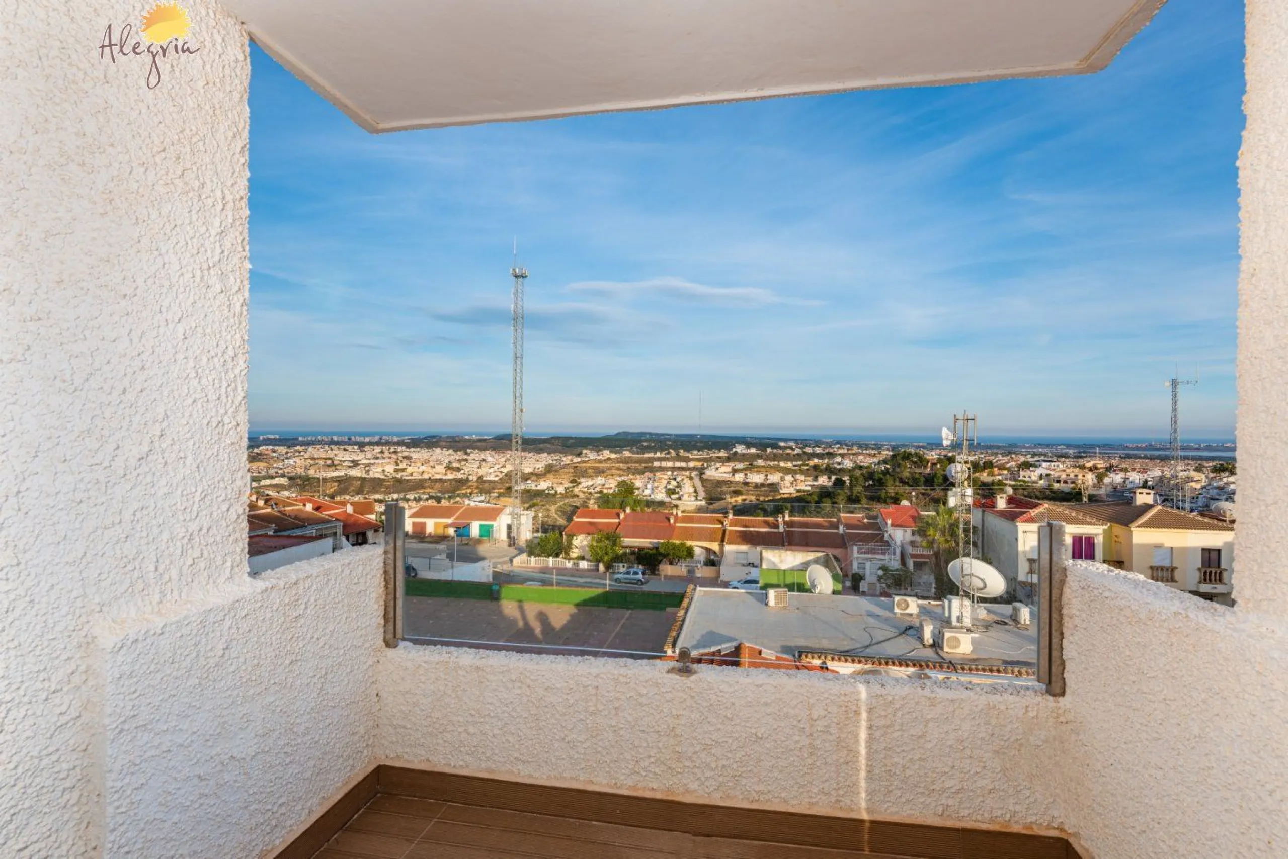 Ático único de 170m2 con vistas panorámicas en Ciudad Quesada!