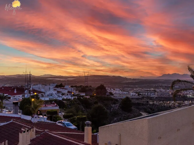 Ático único de 170m2 con vistas panorámicas en Ciudad Quesada!