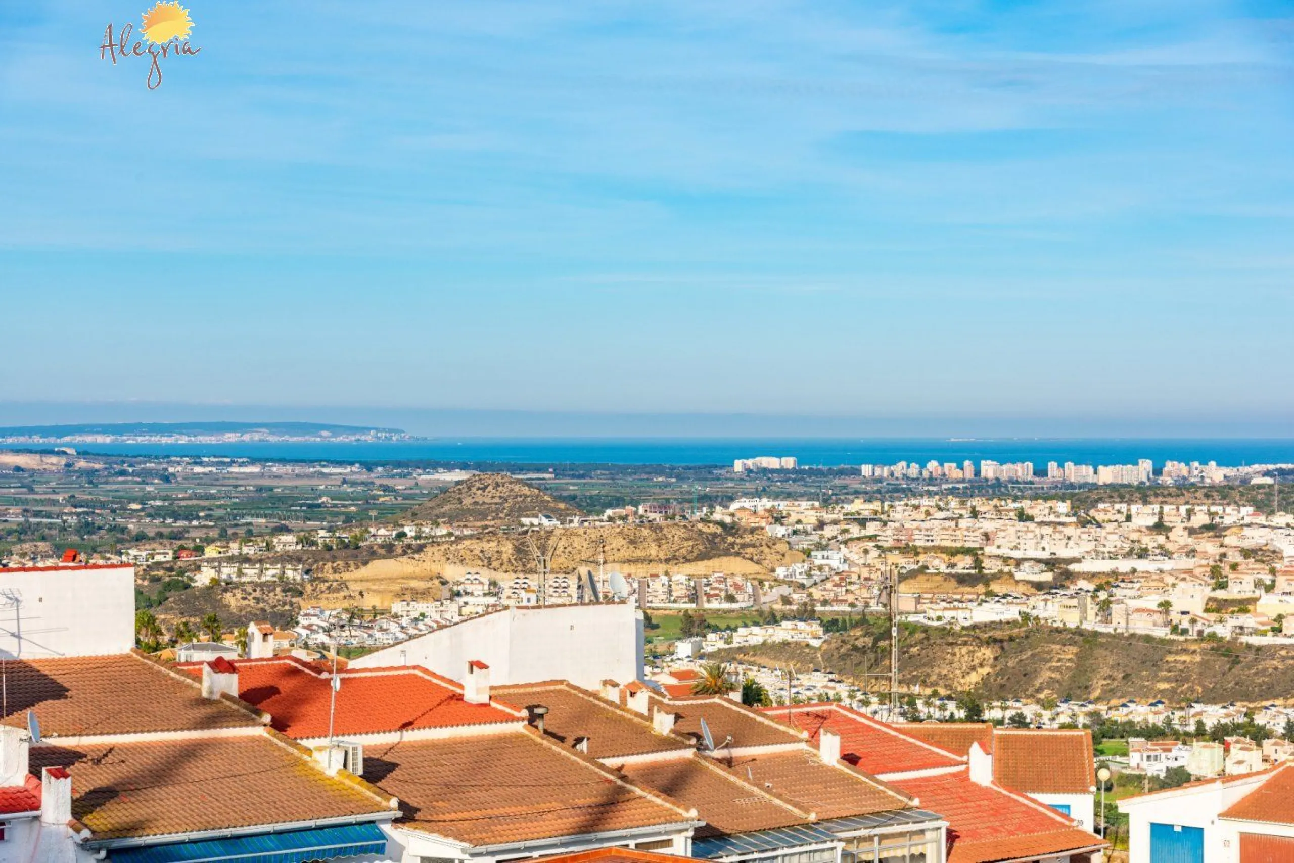 Ático único de 170m2 con vistas panorámicas en Ciudad Quesada!