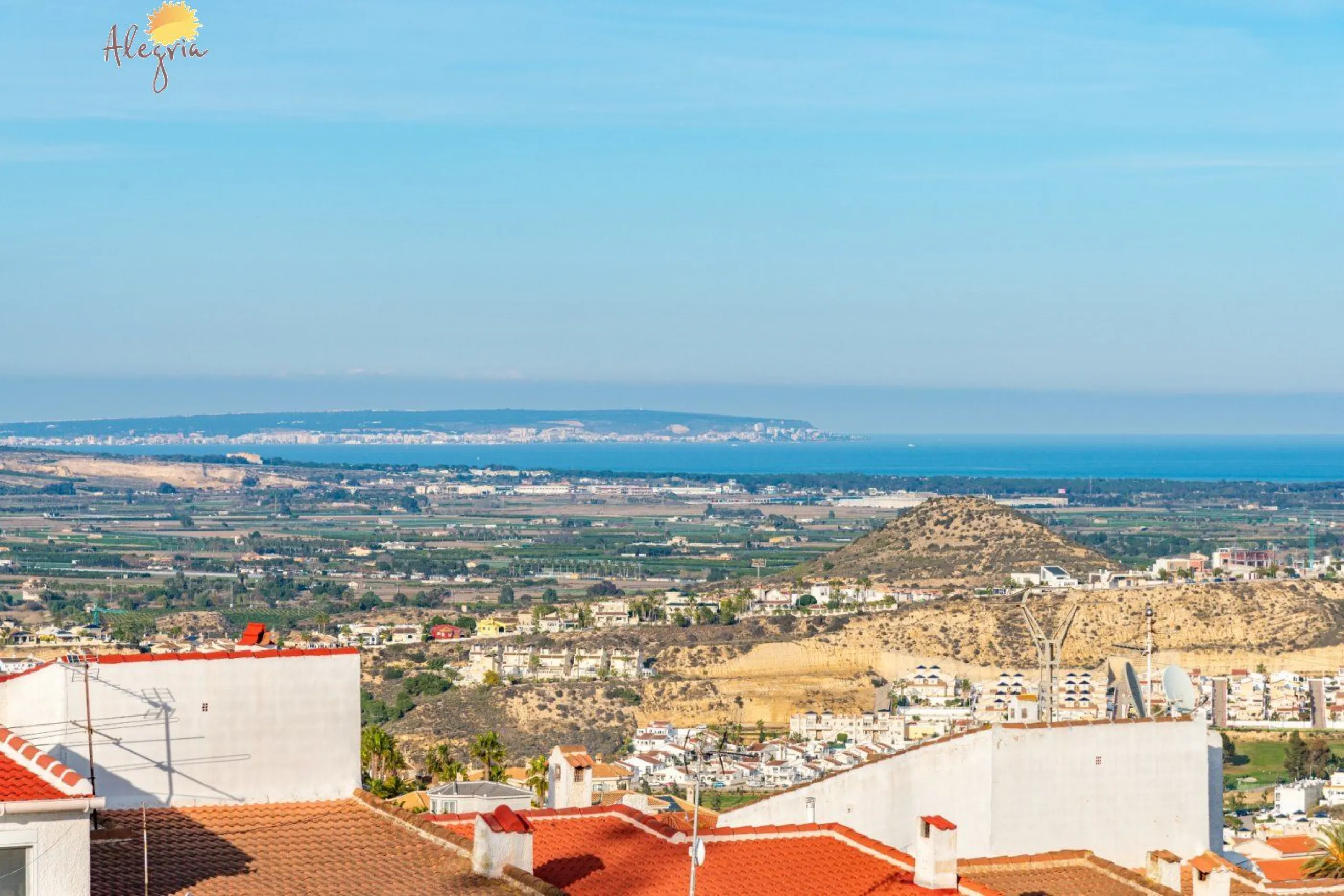 Ático único de 170m2 con vistas panorámicas en Ciudad Quesada!
