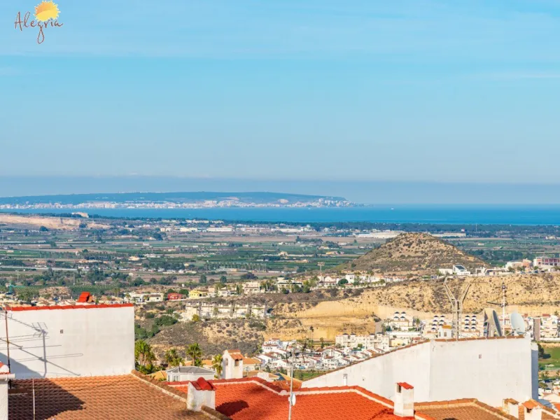 Ático único de 170m2 con vistas panorámicas en Ciudad Quesada!