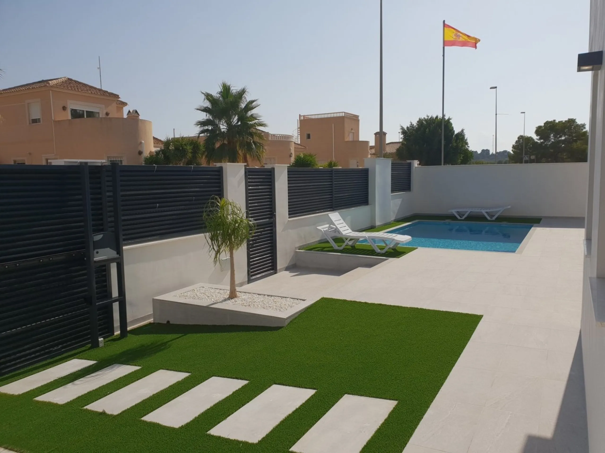 NEW BUILD VILLAS IN PINAR DE CAMPOVERDE