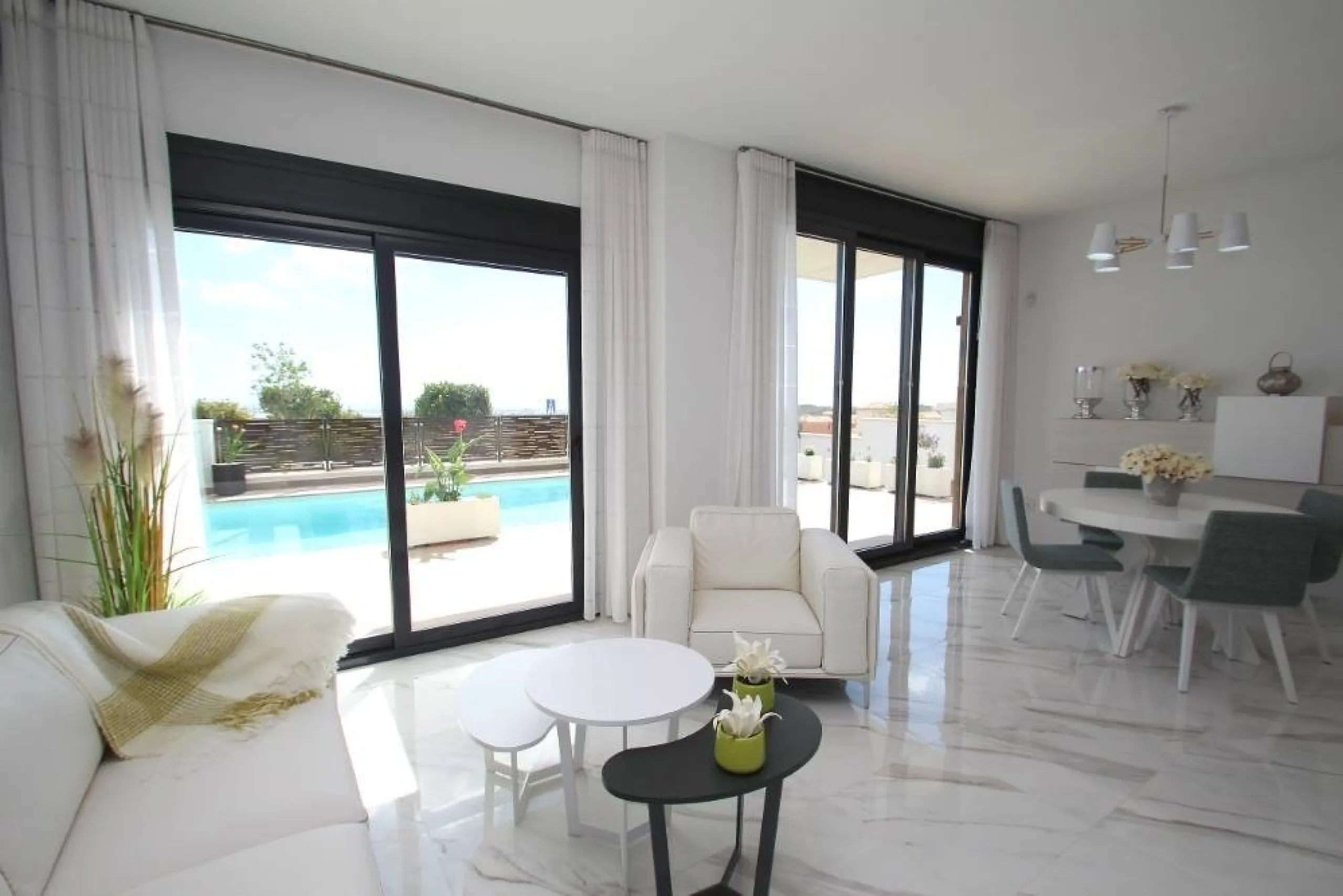 NEW BUILD RESIDENTIAL OF VILLAS IN SAN MIGUEL DE SALINAS