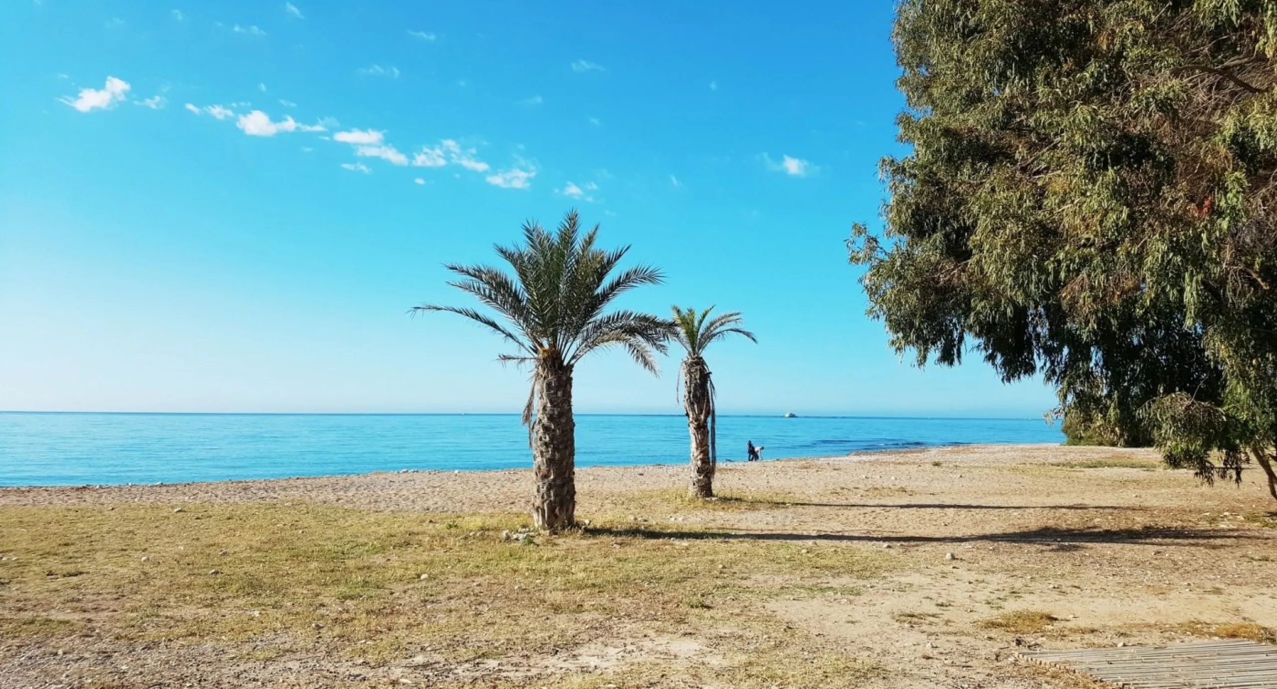RESIDENTIAL APARTMENT 50M FROM THE BEACH