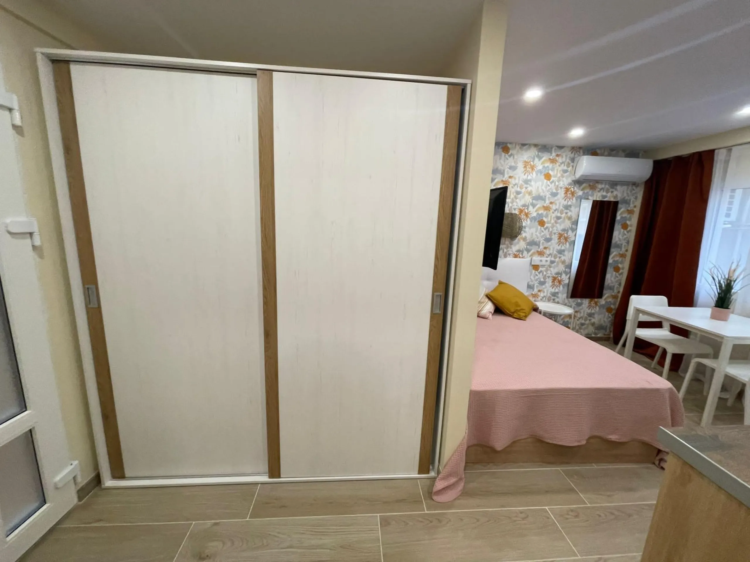 Piso dividido en estudios. Oportunidad inversores.