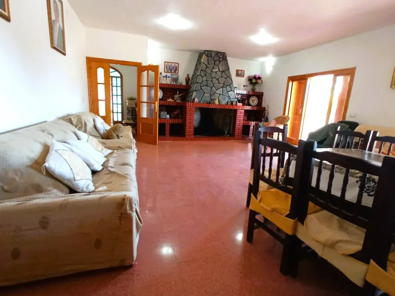 INDEPENDENT VILLA OF 500M2 - LAND OF 10,000M2 NEXT TO BONALBA - MUCHAMIEL