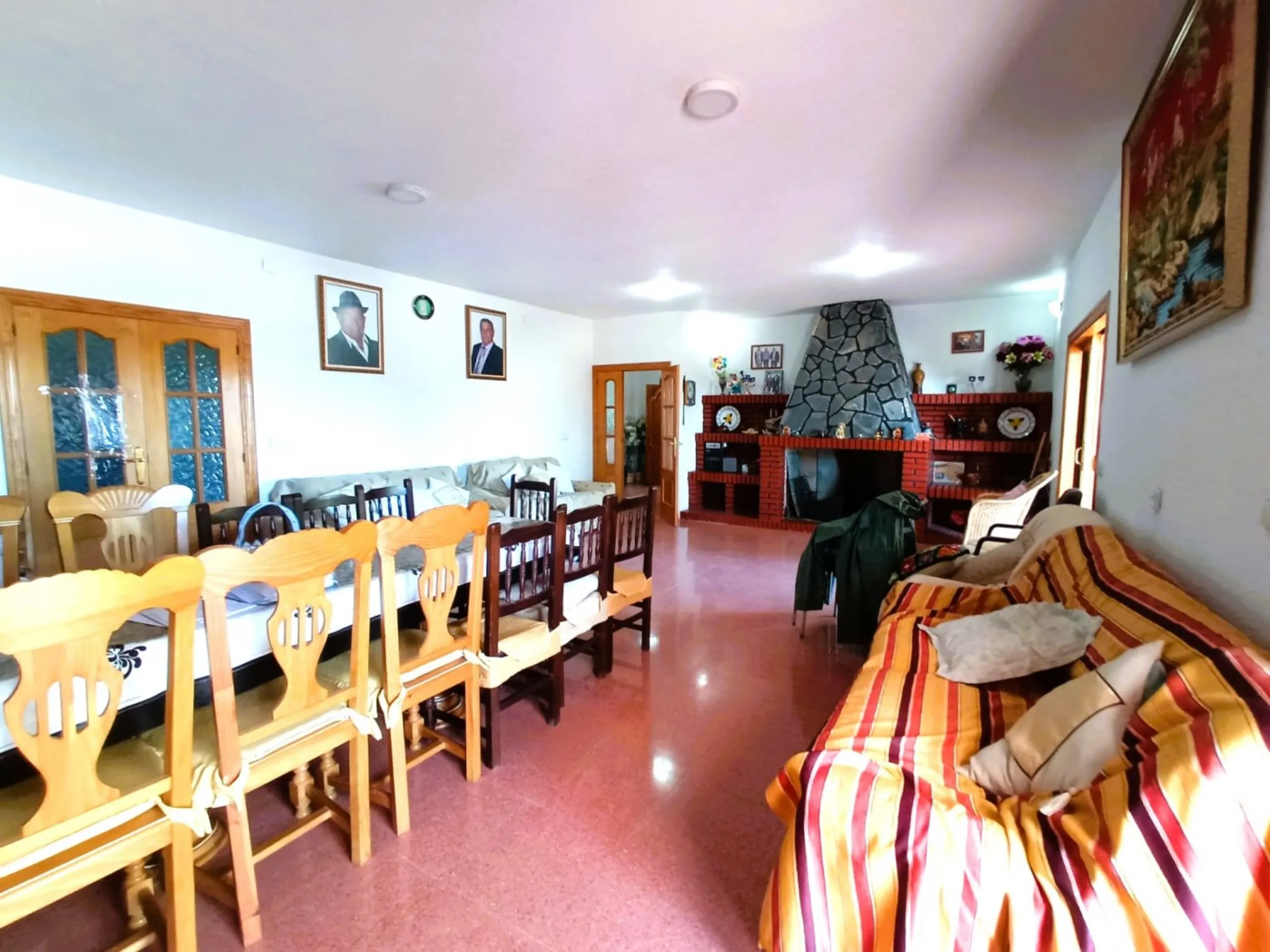 INDEPENDENT VILLA OF 500M2 - LAND OF 10,000M2 NEXT TO BONALBA - MUCHAMIEL