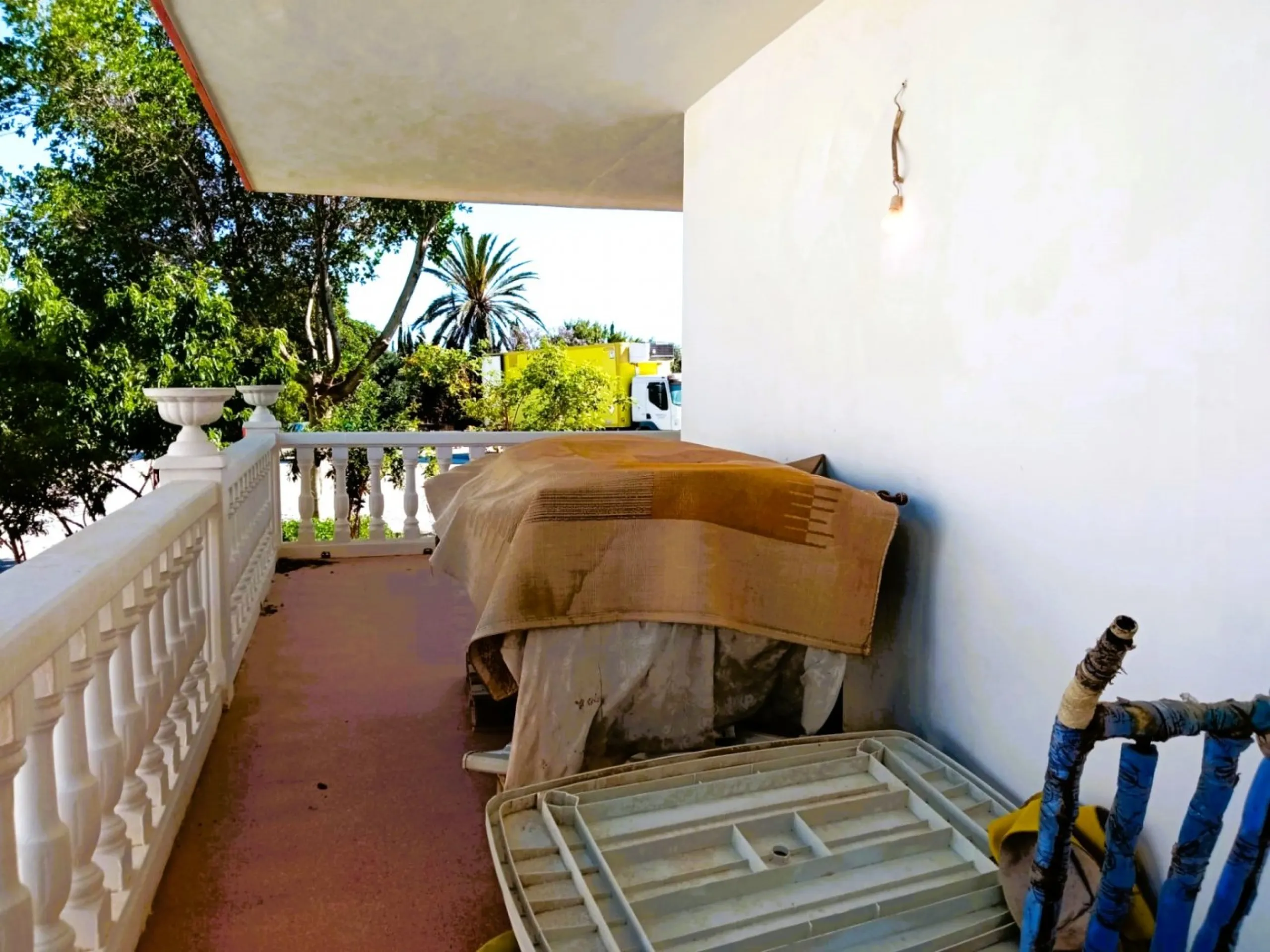INDEPENDENT VILLA OF 500M2 - LAND OF 10,000M2 NEXT TO BONALBA - MUCHAMIEL