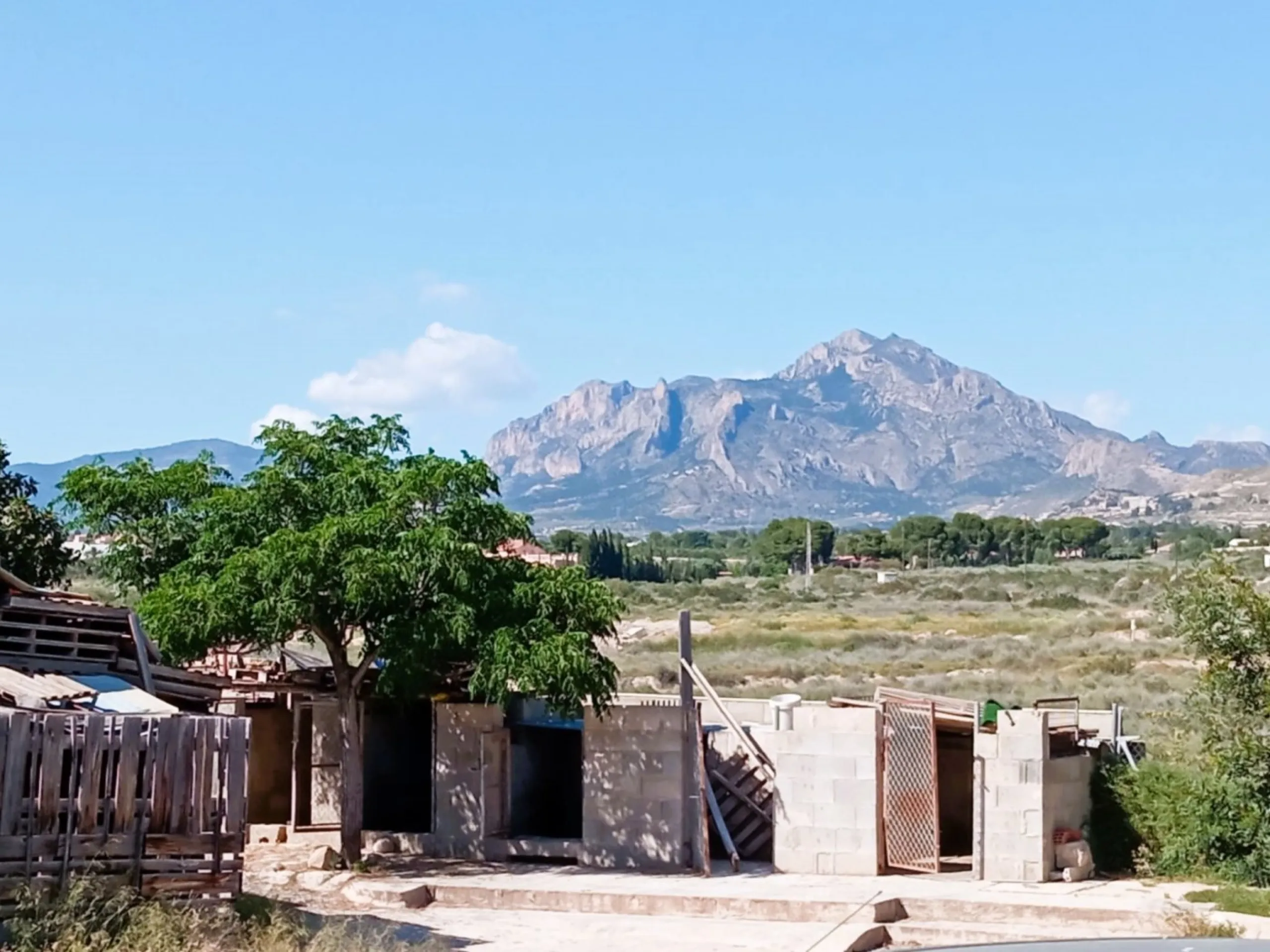 INDEPENDENT VILLA OF 500M2 - LAND OF 10,000M2 NEXT TO BONALBA - MUCHAMIEL