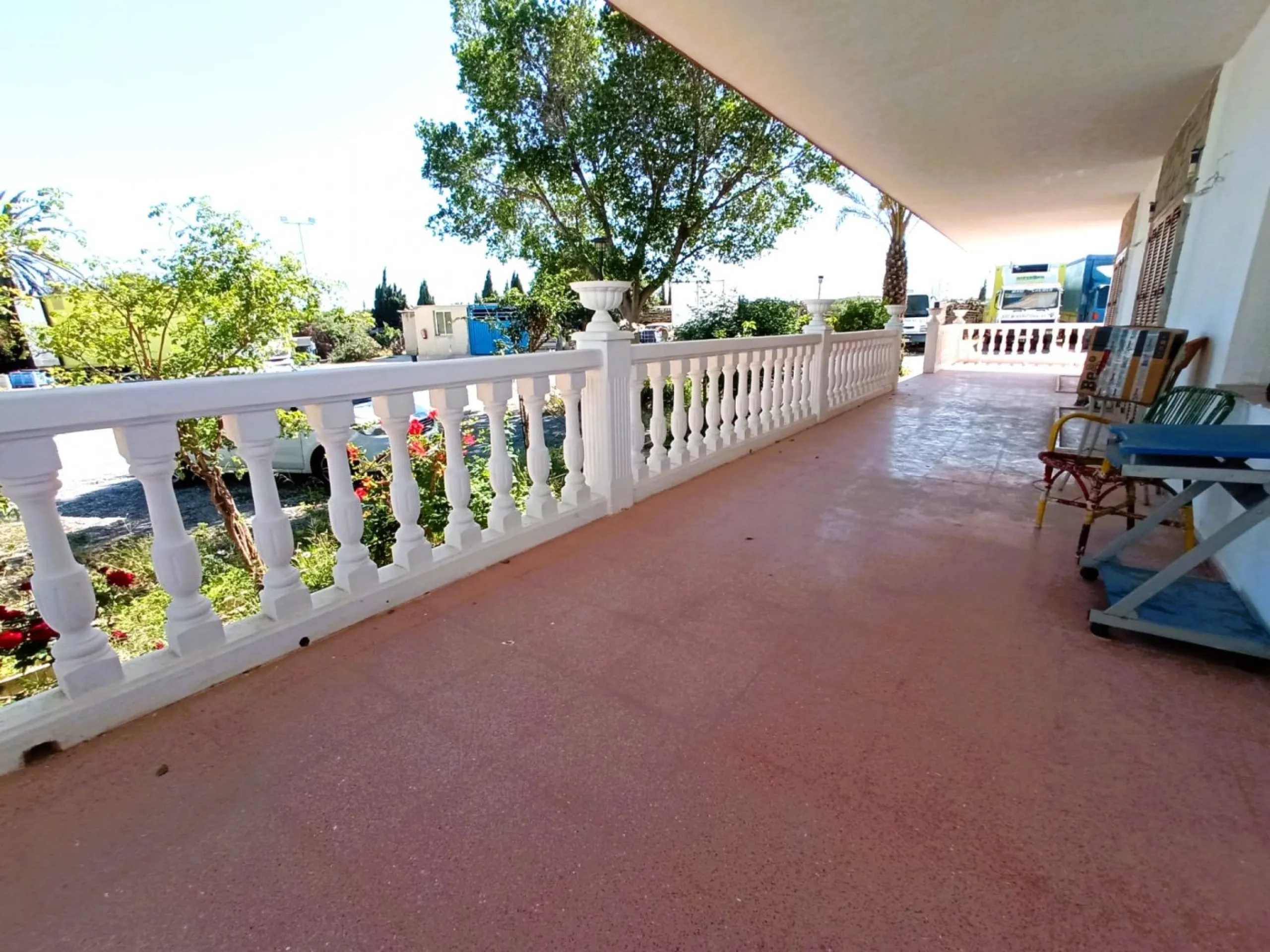 INDEPENDENT VILLA OF 500M2 - LAND OF 10,000M2 NEXT TO BONALBA - MUCHAMIEL