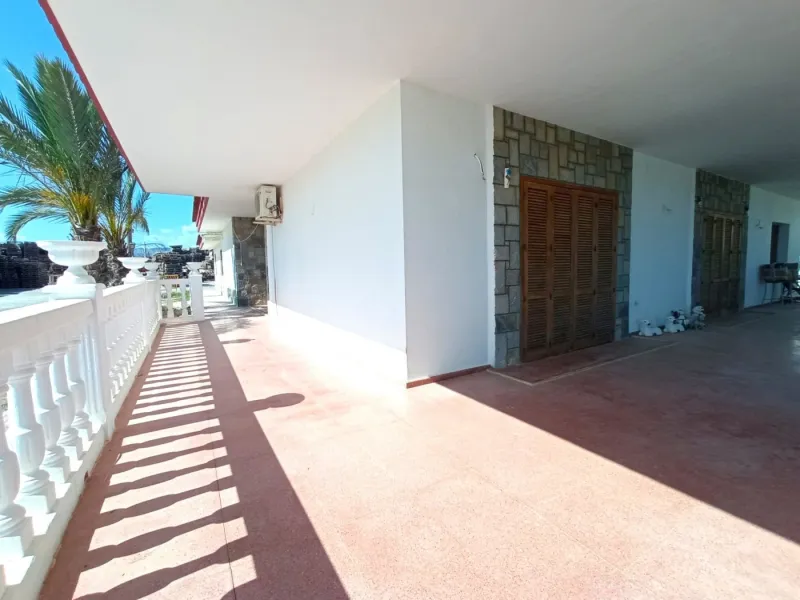 INDEPENDENT VILLA OF 500M2 - LAND OF 10,000M2 NEXT TO BONALBA - MUCHAMIEL