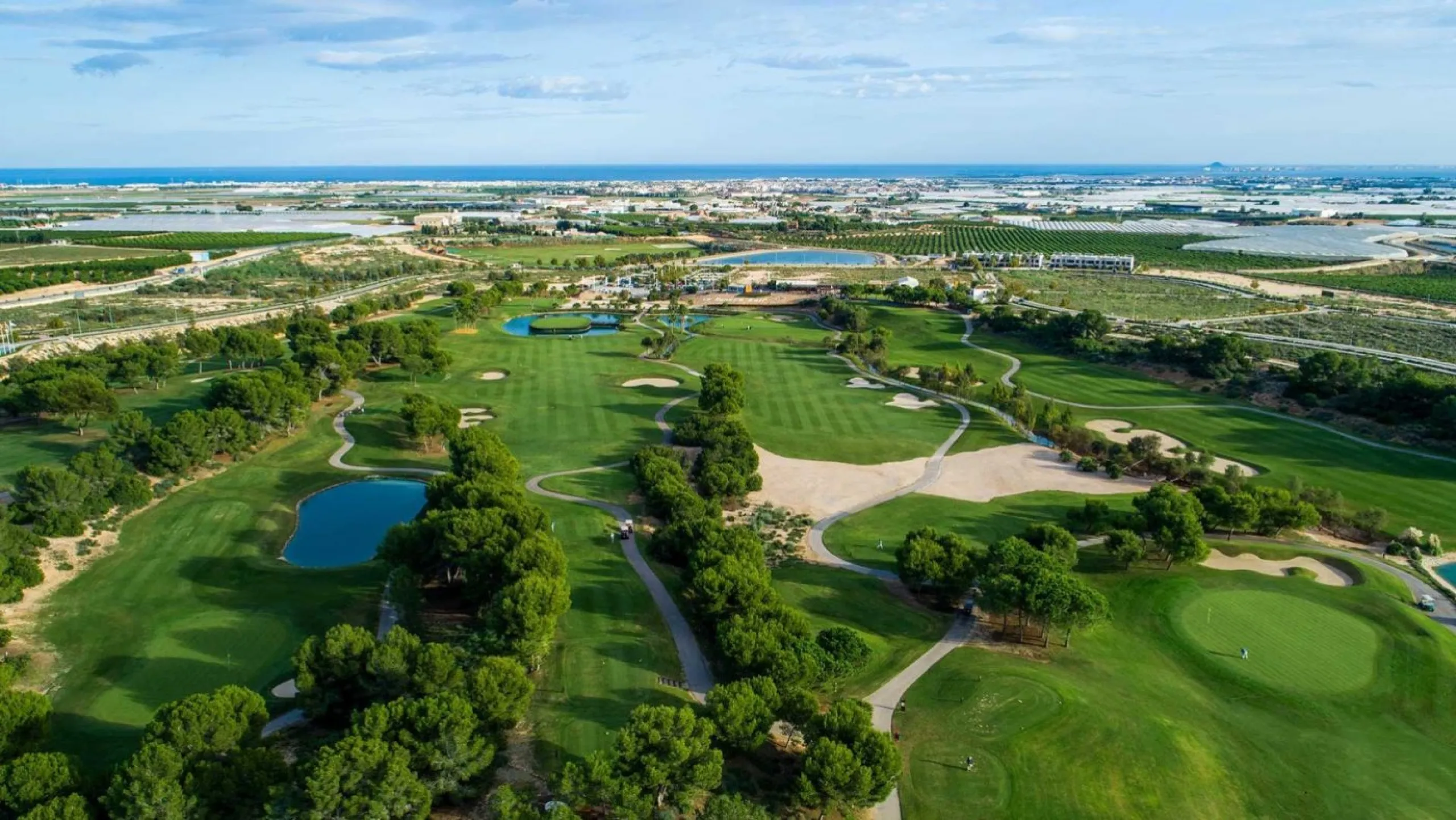 VILLAS DE OBRA NUEVA EN PILAR DE LA HORADADA EN EL CAMPO DE GOLF