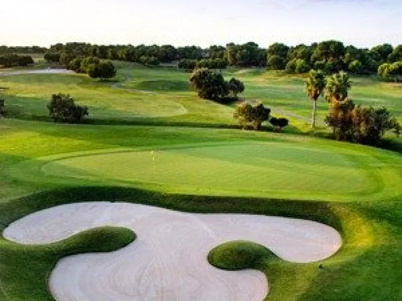 VILLAS DE OBRA NUEVA EN PILAR DE LA HORADADA EN EL CAMPO DE GOLF