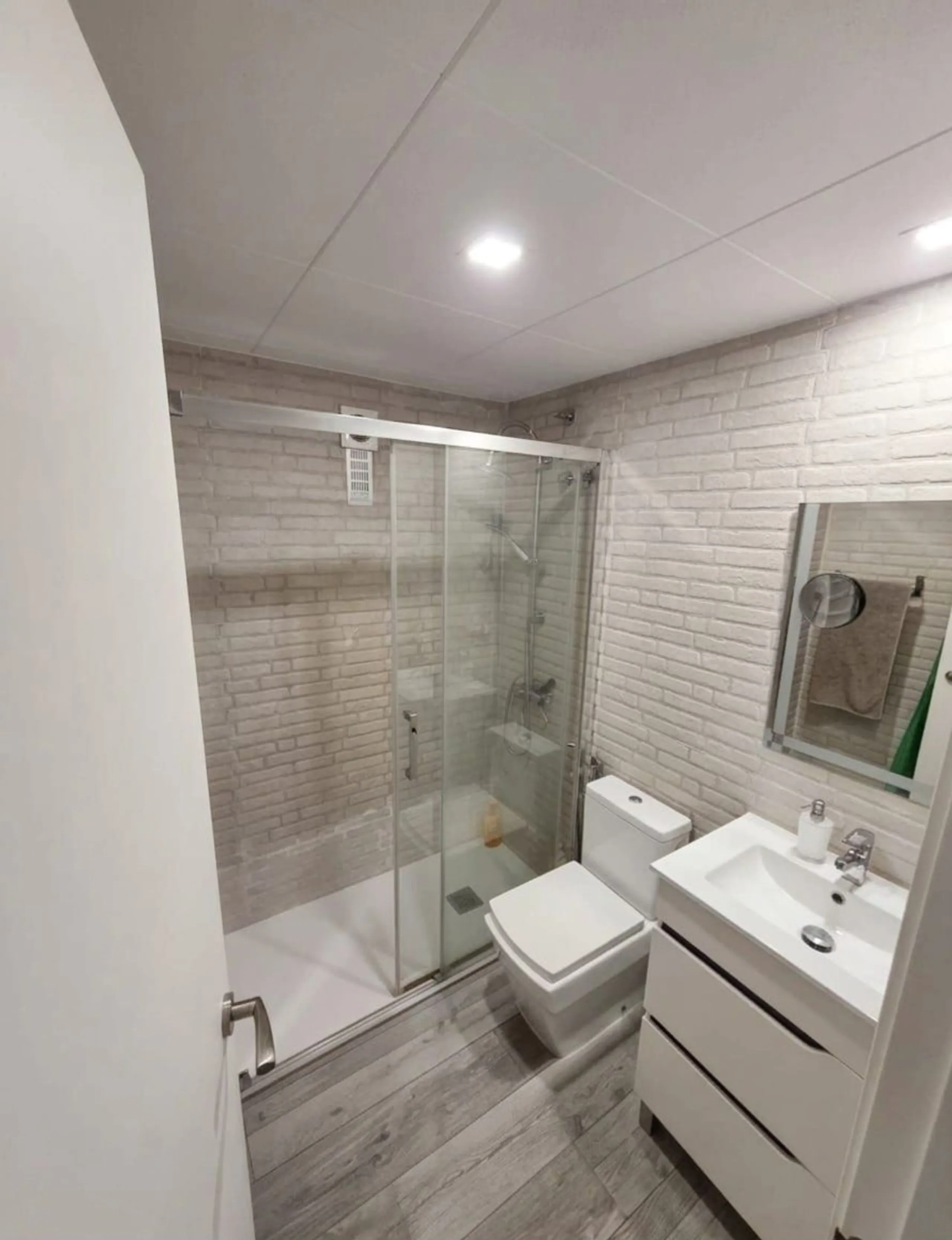 Renovated and Bright Duplex in Pineda de Mar with Large Terraces