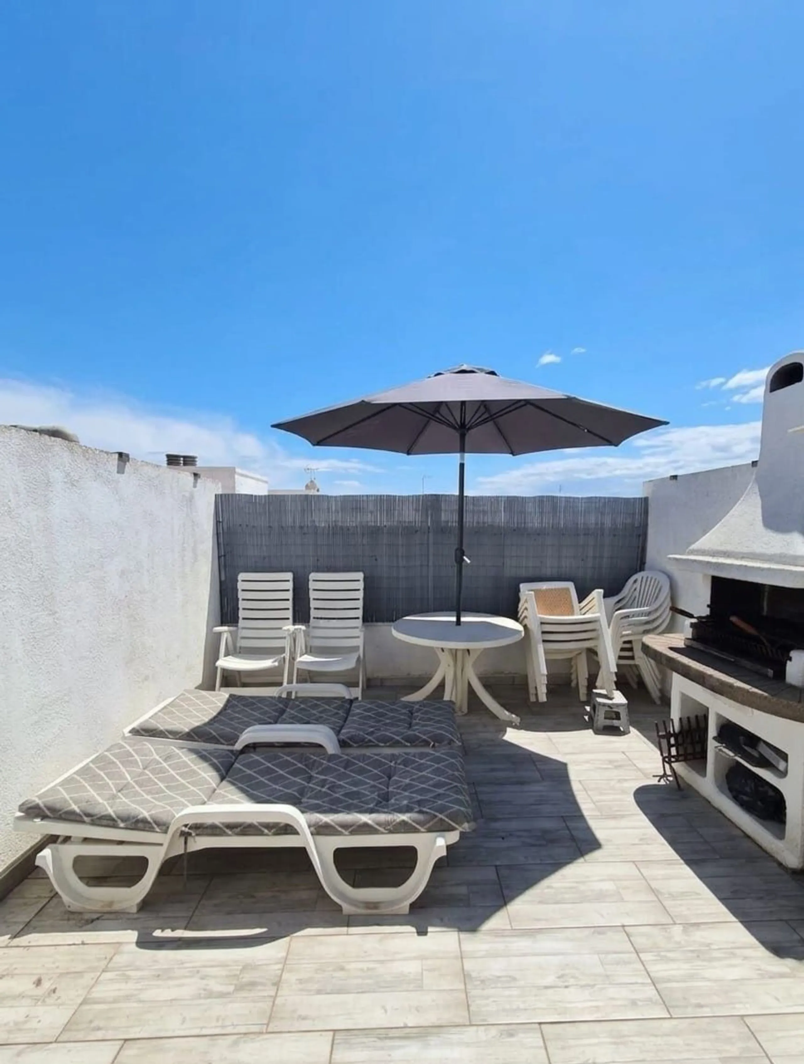 Renovated and Bright Duplex in Pineda de Mar with Large Terraces