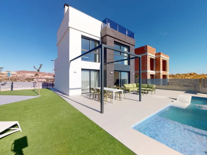 Villas de obra nueva con piscina privada