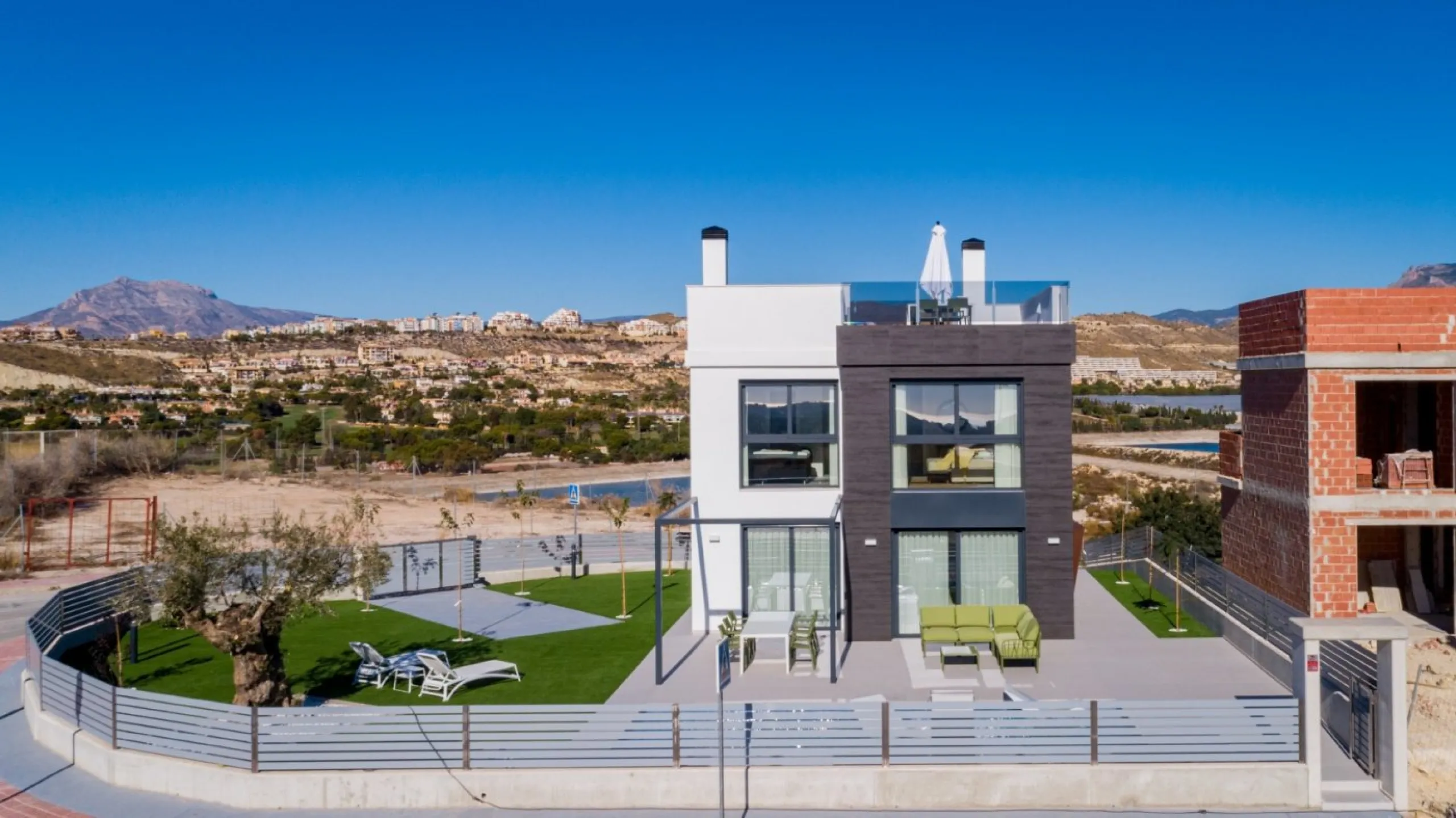 Villas de obra nueva con piscina privada