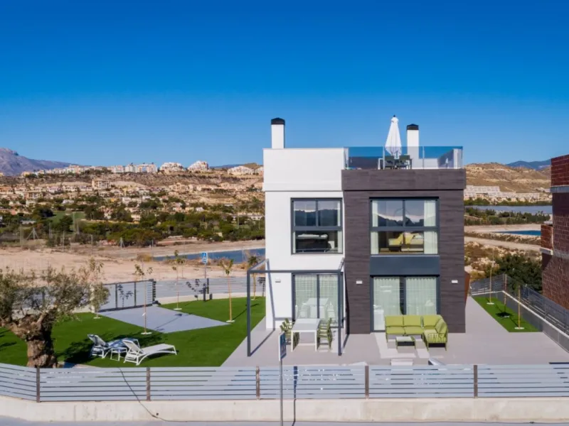 Villas de obra nueva con piscina privada
