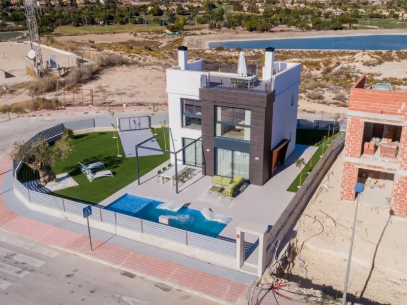 Villas de obra nueva con piscina privada