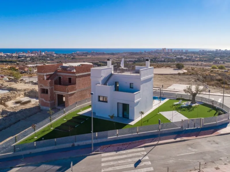 Villas de obra nueva con piscina privada