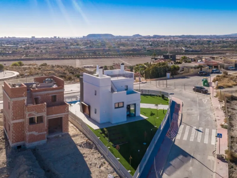 Villas de obra nueva con piscina privada