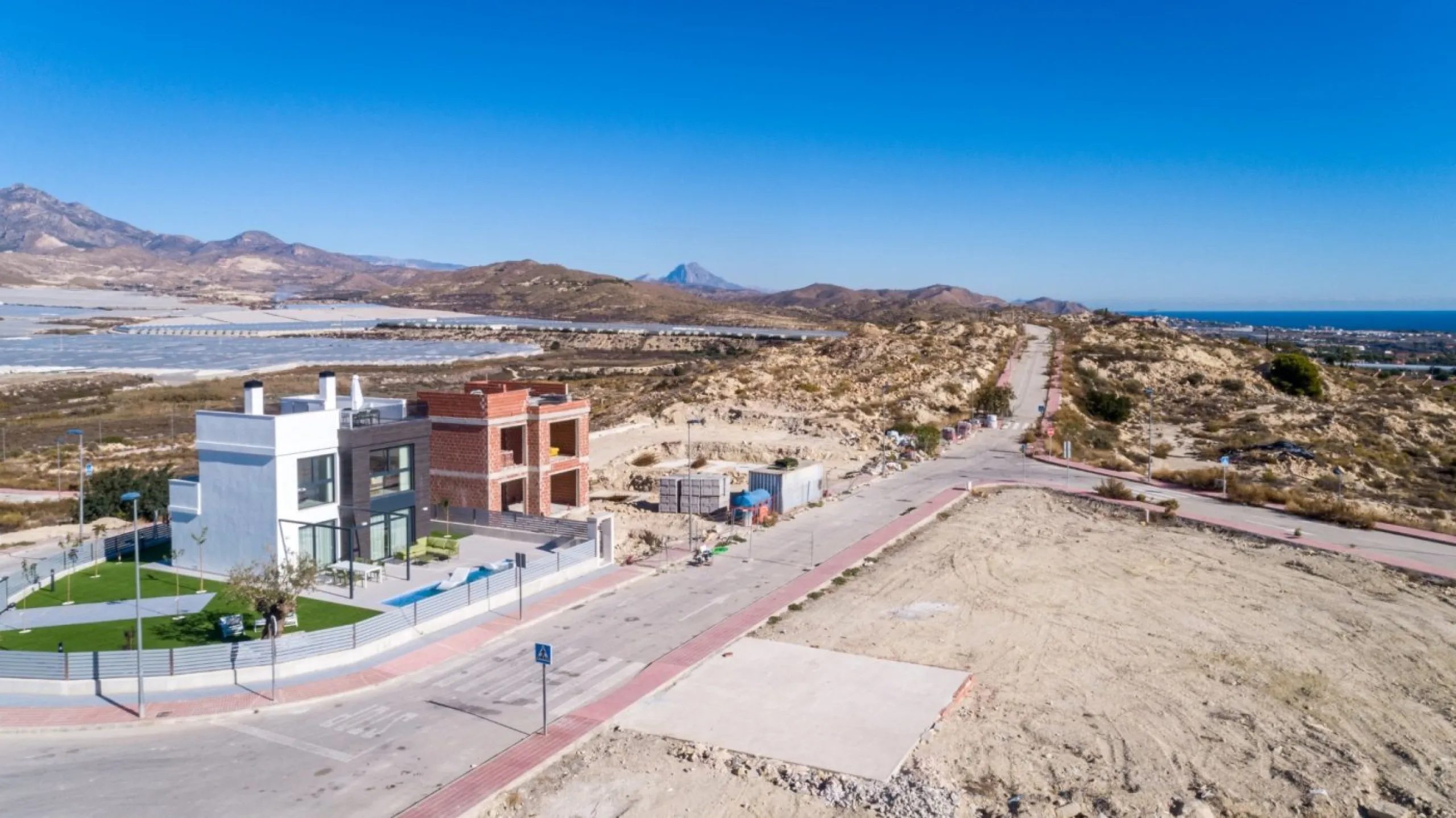 Villas de obra nueva con piscina privada