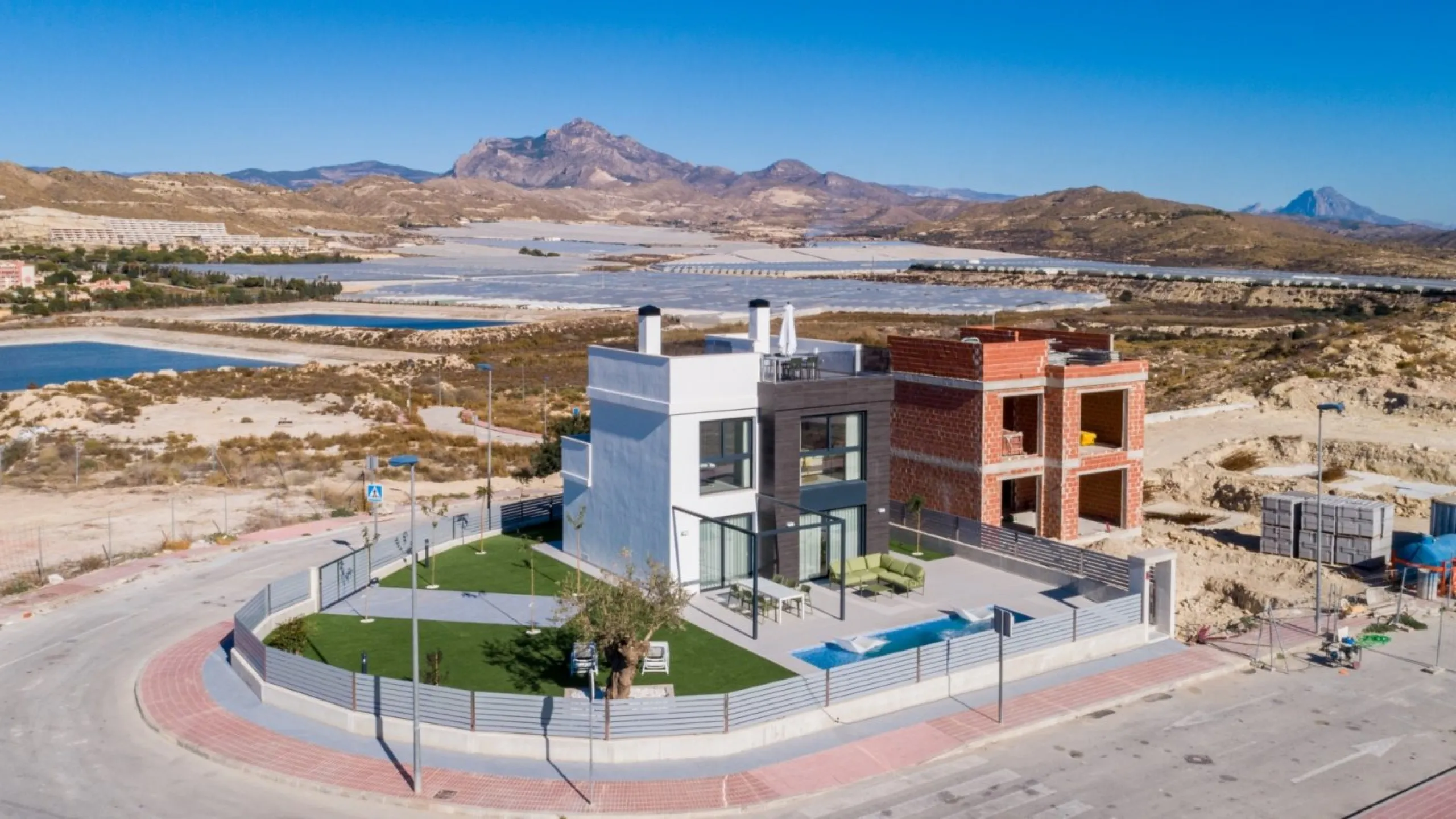 Villas de obra nueva con piscina privada