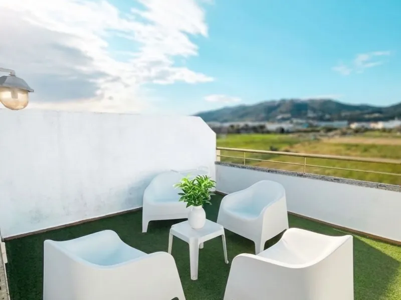 Renovated and Bright Duplex in Pineda de Mar with Large Terraces